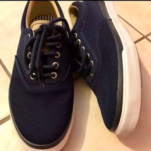 Man’s Sperry Top Sider size US10.